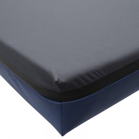 <h5 class="lightbox-heading">Non-slip base</h5>A specially coated base fabric helps to prevent unwanted movement of the mattress and grip the stretcher surface without requiring mechanical fastenings. This allows quick access and fast cleaning of the patient surfaces.<div class="d-none d-lg-block"></div>